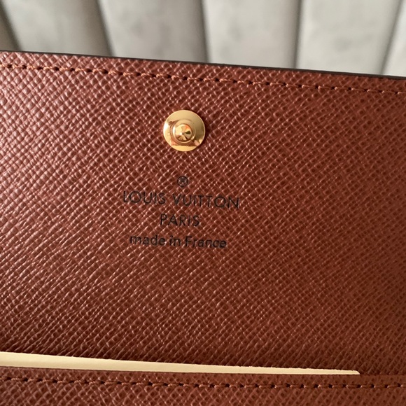 BNIB Authentic Louis Vuitton 4 key holder - Picture 3 of 10